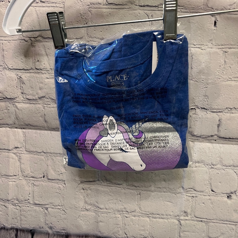 UNICORN TSHIRT NWT